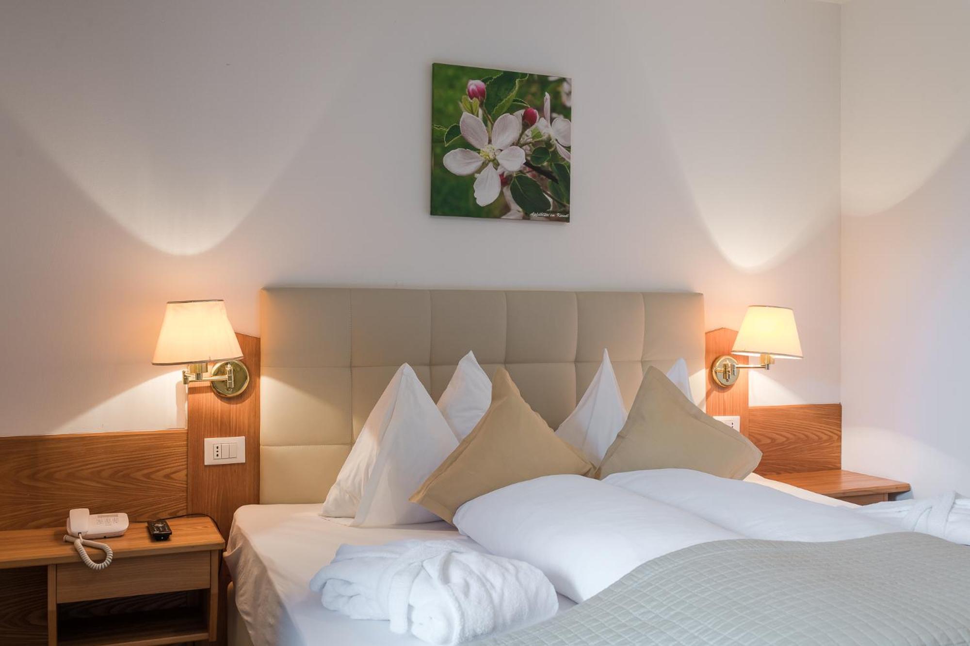 Hotel Kiendl Schenna Værelse billede